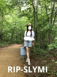 美品SLYJEANS スライデニムミニスカート　ダメージ加工　ヴィンテージブルーのサムネイル