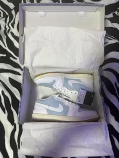 Item thumbnail for item 7daf62c8-be0a-4e22-a660-e2a4a5b75a1a