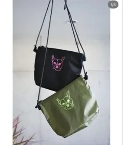 ear PAPILLONNER とらや ブラックショルダーバッグ ロゴ刺繍付き 