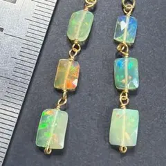 14KGF＊遊色キラキラ✨エチオピアオパールのピアスb72