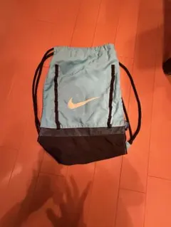 ナップサックNIKE 水色と黒