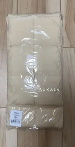 SUKALA リバーシブルマフラー　(ノベルティ、オフホワイト)