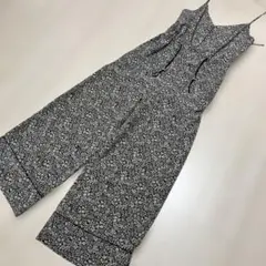 トゥモローランド　小花柄サロペット　ブラック系　36のサムネイル