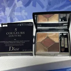 Dior サンク クルール クチュール 689 アイシャドウのサムネイル