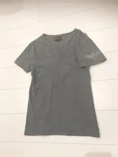 エンポリオアルマーニ 美品　グレー Vネック Tシャツ　サイズM