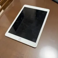 Apple iPad 第6世代 128GBのサムネイル