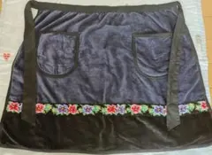 ダークブルー花柄刺繍エプロン