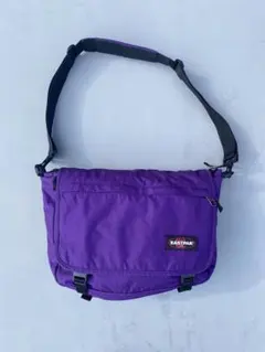 EASTPAK メッセンジャーバッグ