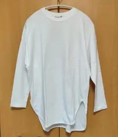 長袖Tシャツ　サイドスリット　ホワイト