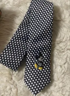 Disney ドット柄ネクタイ＆ミッキーバッジセット