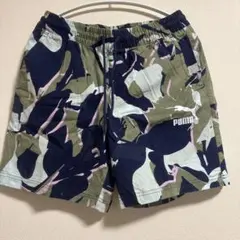 PUMA ショートパンツ　柄