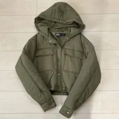 カーキ ダウンジャケット