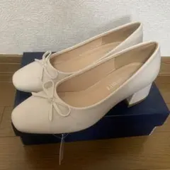 新品 スクエアトゥ4.5㎝チャンキーヒール リボンパンプス M アイボリーのサムネイル