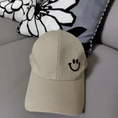 キャップ　ベージュ　スマイル　綿素材