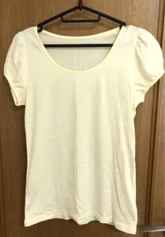 セシール　パフスリーブTシャツ　ライトイエローのサムネイル