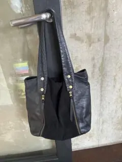 Item thumbnail for item 999b94b5-5db0-4487-8868-db140fdb7b6b