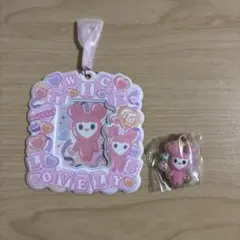 TWICE LOVELYS カードホルダー&ビスケットチャーム　モモ