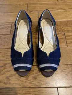 DIANA WELL FIT デニムオープントゥパンプス24.5のサムネイル