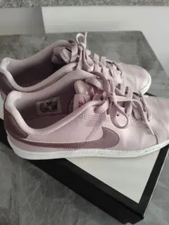 NIKE（ナイキ） コートロイヤル　スニーカー23.5cm