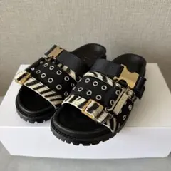 sacai メタルバックル サンダル ブラック 23cmのサムネイル
