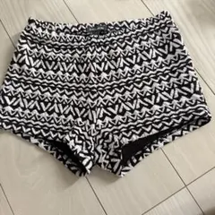 BILLABONG ショートパンツ 総柄 Mサイズのサムネイル