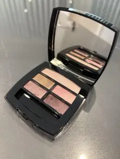 CHANEL レベージュパレットルガール　ライト