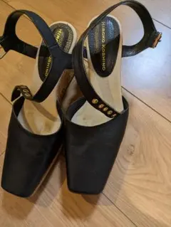 HIROKO KOSHINO コルクソール サンダル ブラックのサムネイル