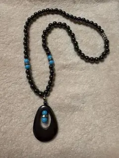 ターコイズと黒真珠風のネックレス