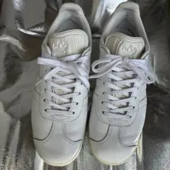 adidas gazelle 24.0 白