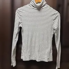 タートルネックTシャツ