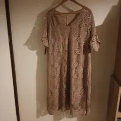 【最終値下げ】ベージュ 花模様 レース 半袖 ワンピース