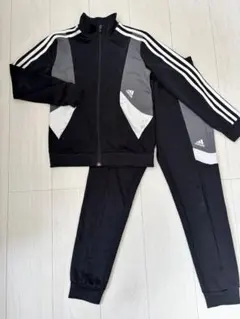 adidas キッズ ジャージ 上下セット ブラック グレー　140cm
