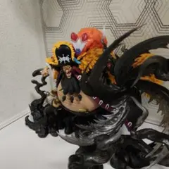 黒ひげ　ルフィ　シャンクス　フィギュア　ワンピース