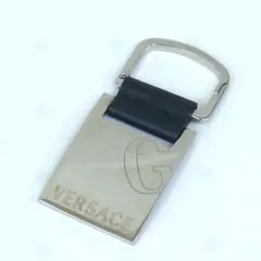ヴェルサーチ ロゴ キーホルダ キーリング ブラック シルバーカラー イタリア製のサムネイル