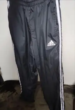 adidas 黒 ストライプ トレーニングパンツ