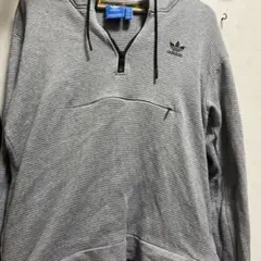 adidas 青タグ ハーフジップパーカー 大幅値下げ中