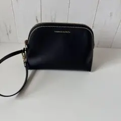 CHARLES & KEITH ポーチ 　ブラックのサムネイル