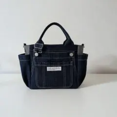 Item thumbnail for item 6c4cc1e7-3e24-49aa-88a3-056010df0bd5