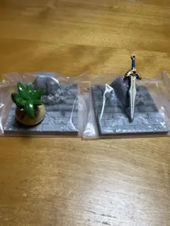 びっくらたまごドラゴンクエスト ロトの剣 & やくそうのフィギュア