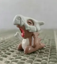 ポケモン カラカラ フィギュア
