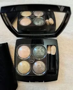 CHANEL レキャトルオンブル カーキ系