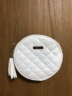 ショルダーバッグ　チェーン　ミニバッグ　白　キルティング
