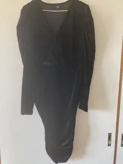 黒のベロア長袖ワンピース