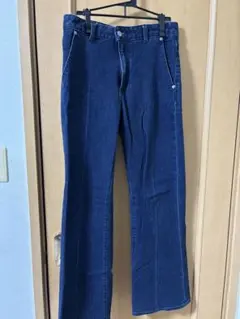 センタープレスセミフレアジーンズ L