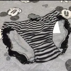 フリルショーツ