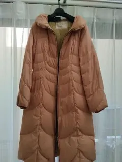【シビラ】ロングダウンコート ピンクベージュ