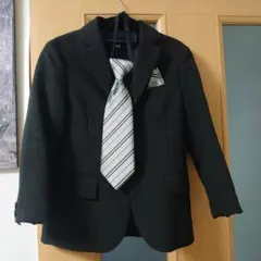 キッズフォーマルスーツセット（黒ジャケット,グレーベスト,ハーフズボン）120㎝