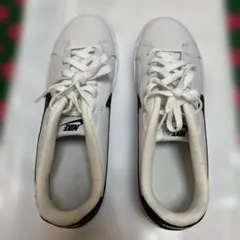 NIKE COURT ROYALE スニーカー