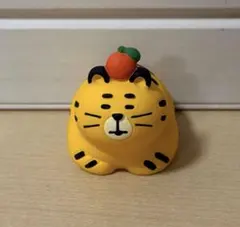 デコレ コンコンブル 猫寄りの虎 香箱座り