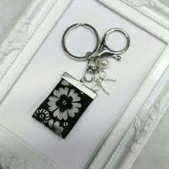 3172. ハンドメイドキーホルダー